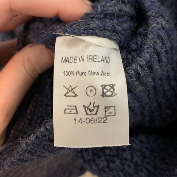 Aran Chunky & Heavy 100% Wool Fisherman Sweater in Navy/Denim MADE IN IRELAND - Picture 6 of 8